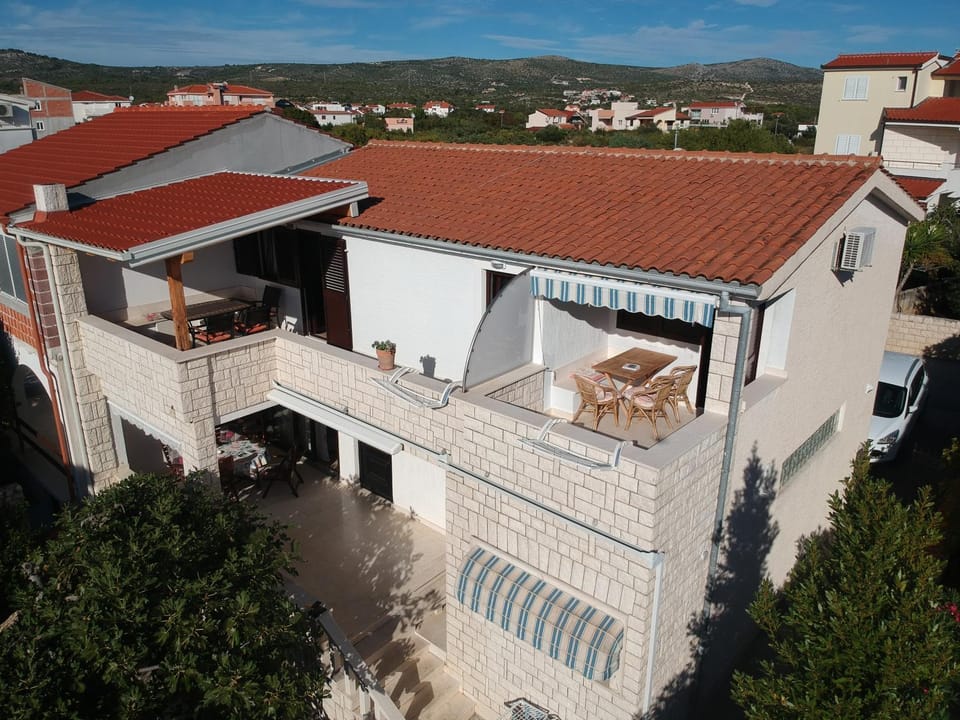 Property building, Bird's eye view