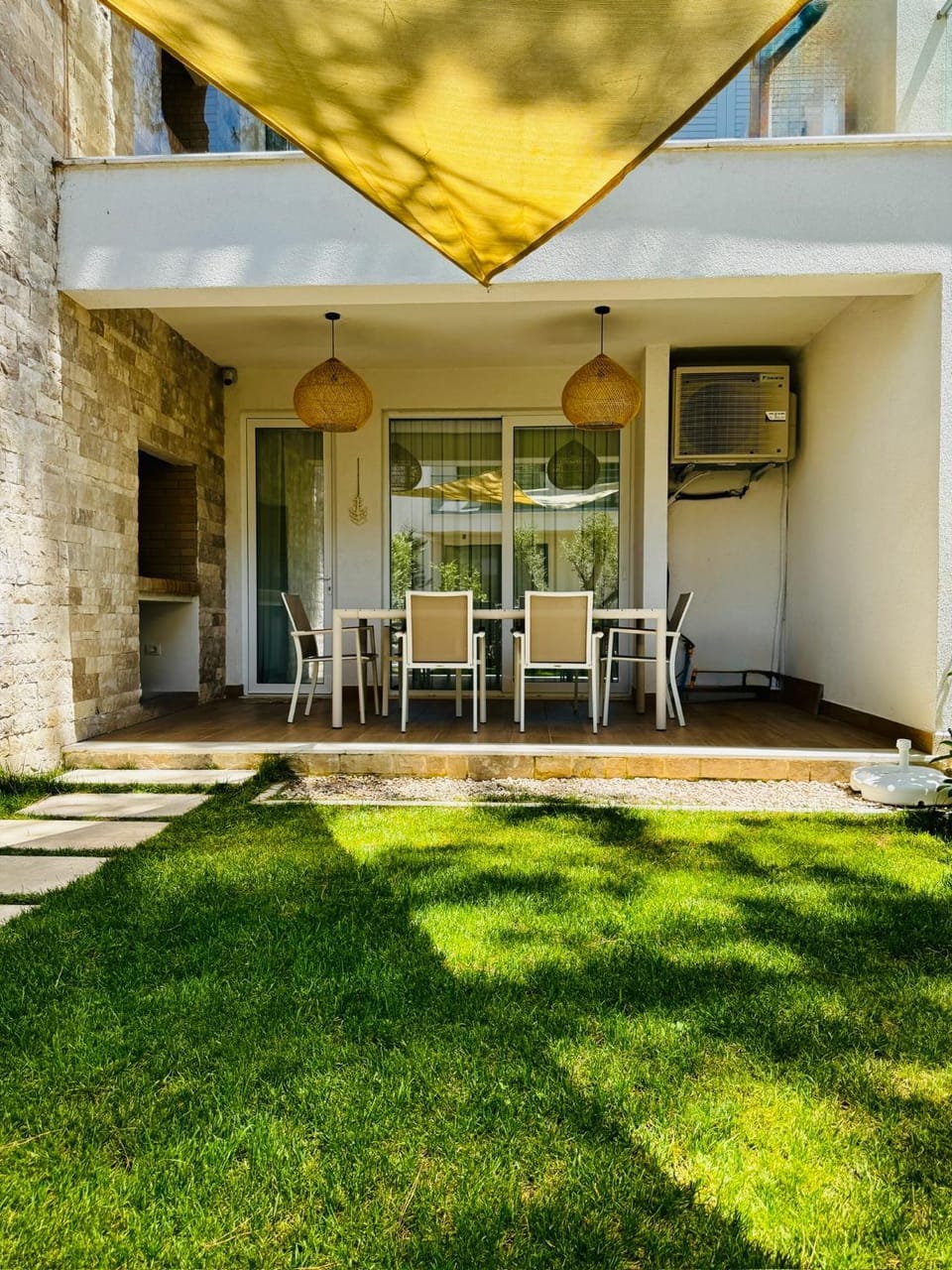Patio, Day, Garden, Garden view