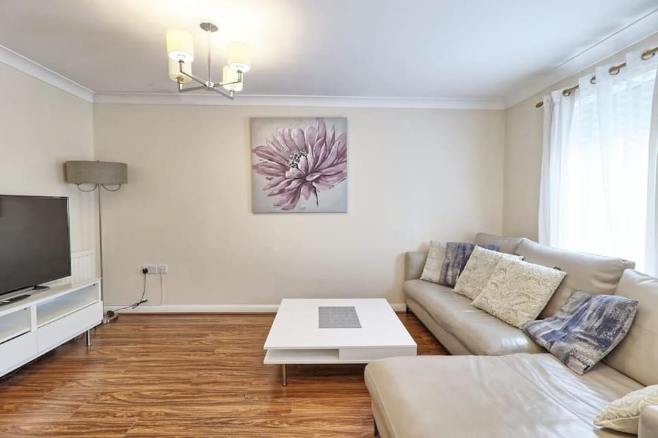 By Buildersbeds - Paignton House 4 Bedrooms Villa in Romford