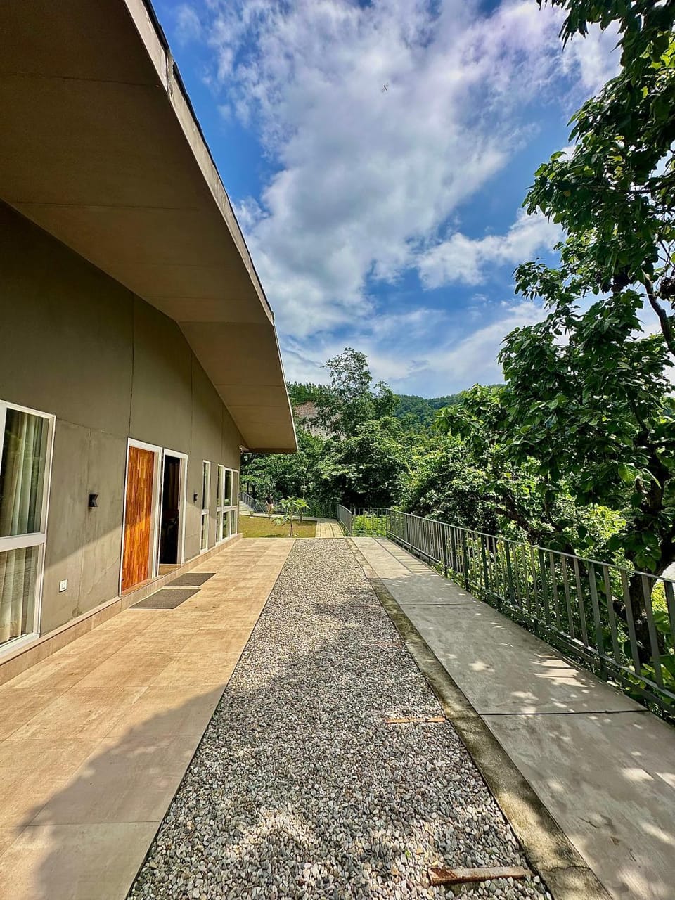 Property building, Facade/entrance, Day, View (from property/room)