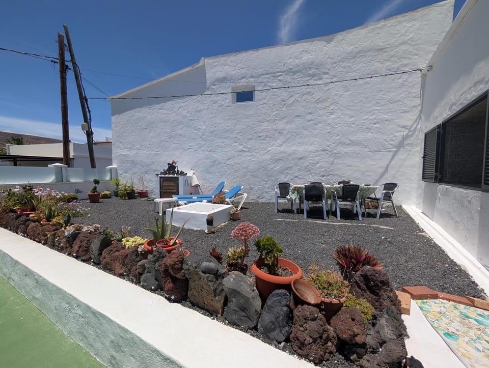 Property building, Patio, Day