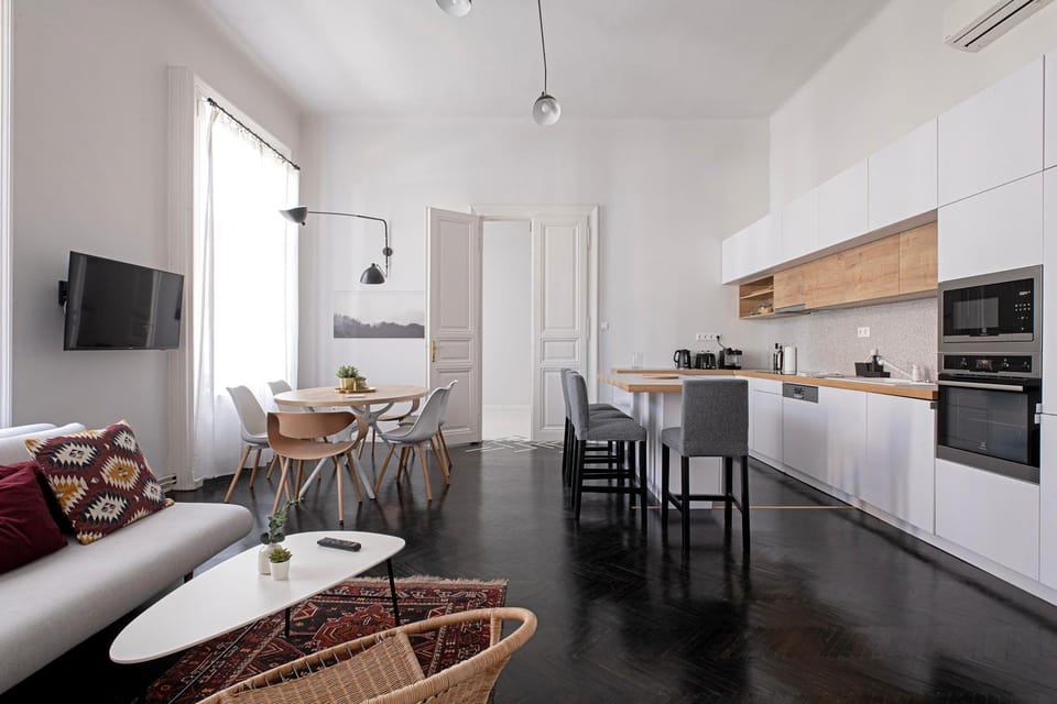 TV and multimedia, Kitchen or kitchenette, Living room, Seating area, Dining area, dishwasher, oven, stove, toaster