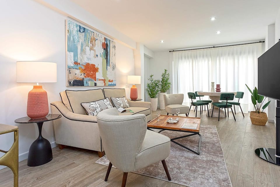 Communal lounge/ TV room, TV and multimedia, Living room, Lounge or bar, Seating area, Dining area, internet