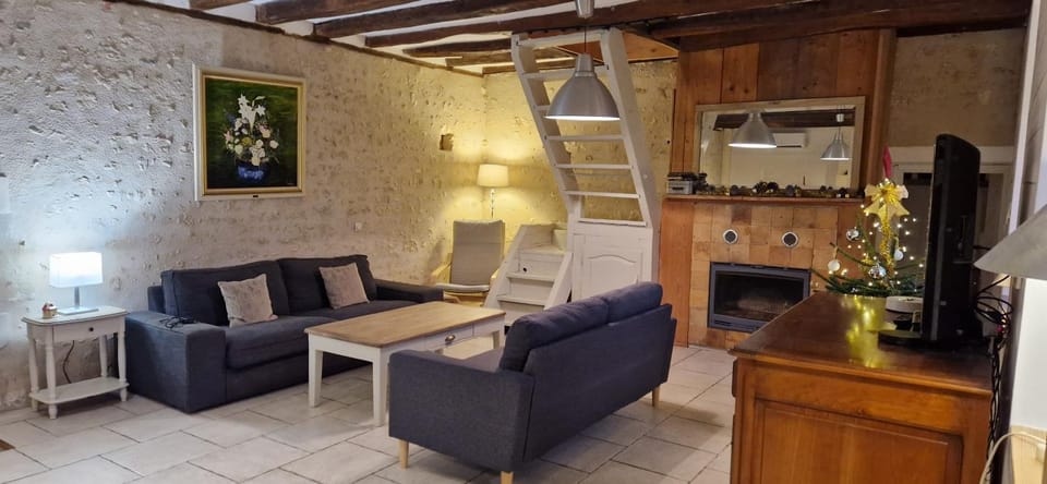 Communal lounge/ TV room, Living room, Seating area
