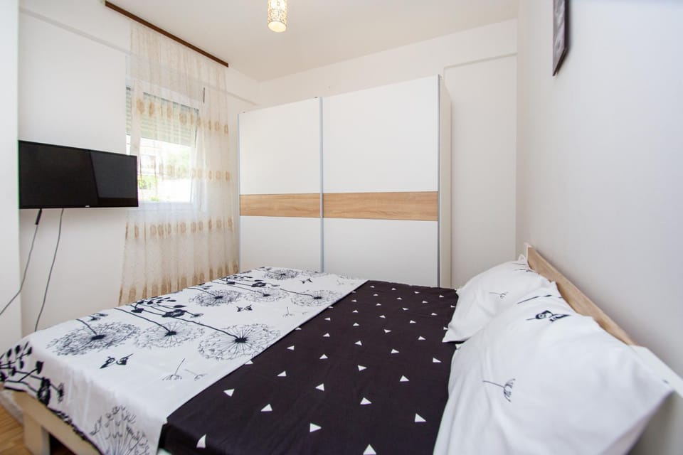 Sea view Lazi Apartment in Budva