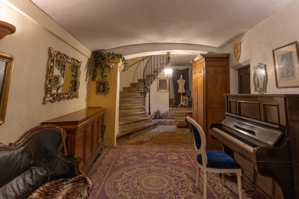 Property building, Living room