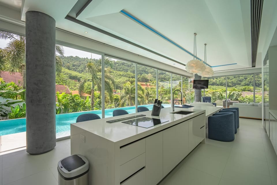 Balcony/Terrace, Kitchen or kitchenette, Pool view, Swimming pool