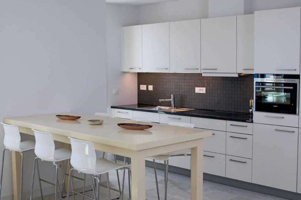Sea View Three Bedroom Apartment - Marina Village Apartment in Kotor Municipality