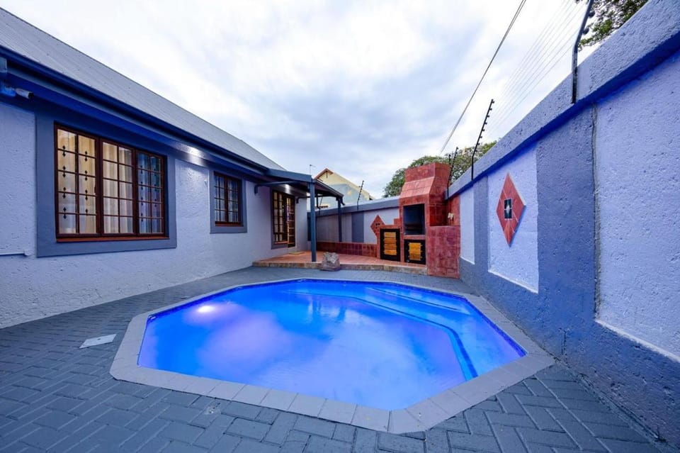 Pool view, Swimming pool