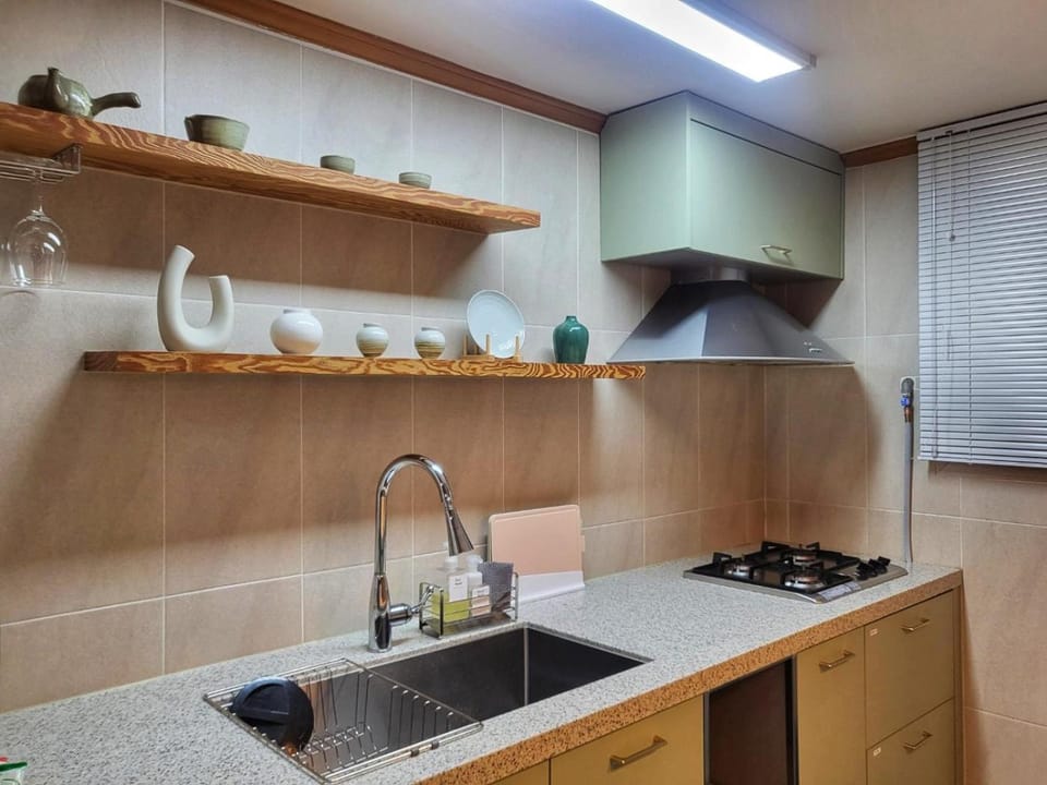 Kitchen or kitchenette