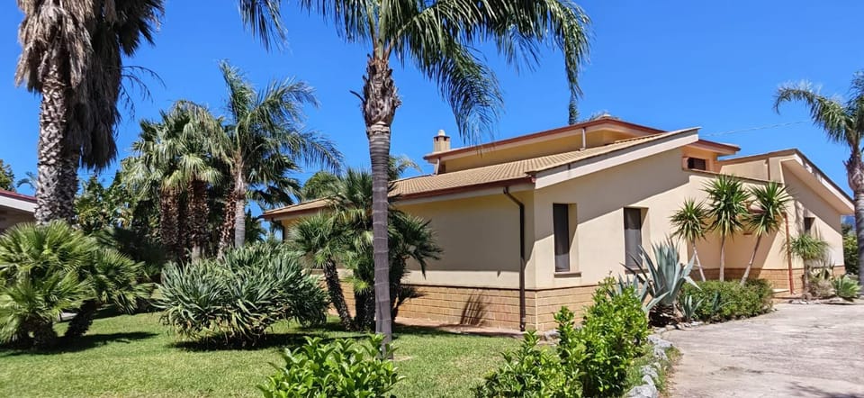 Property building, Garden, Garden view