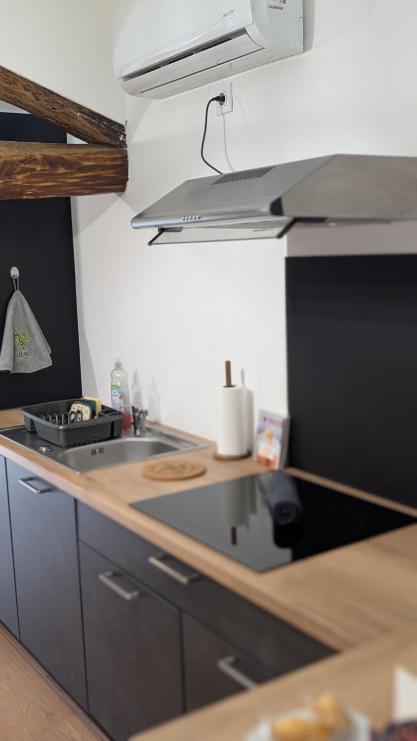 Kitchen or kitchenette, stove