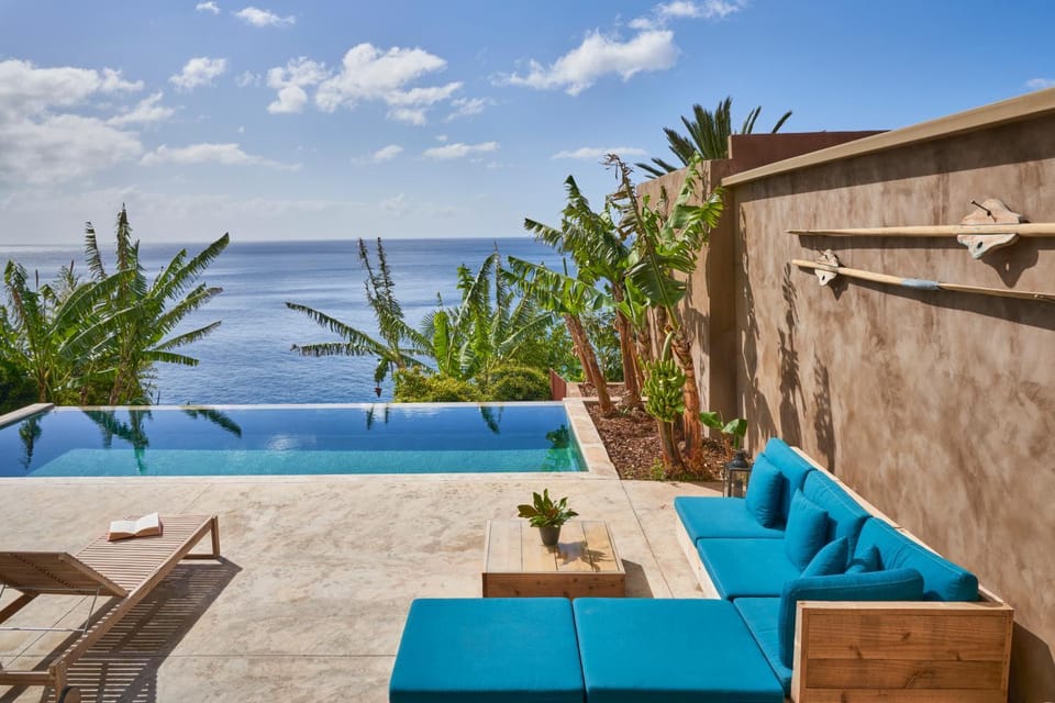 Solarium, Balcony/Terrace, Sea view, Swimming pool