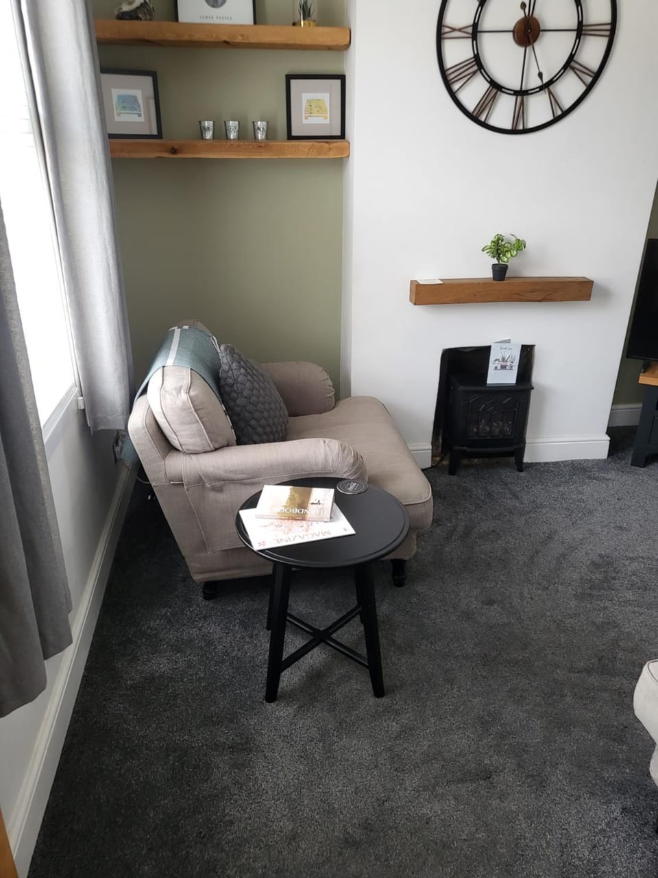 Rugby town centre house close to train station, rugby school and benn hall House in Rugby