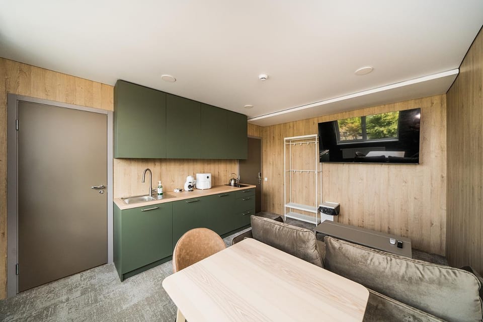 TV and multimedia, Kitchen or kitchenette, Living room