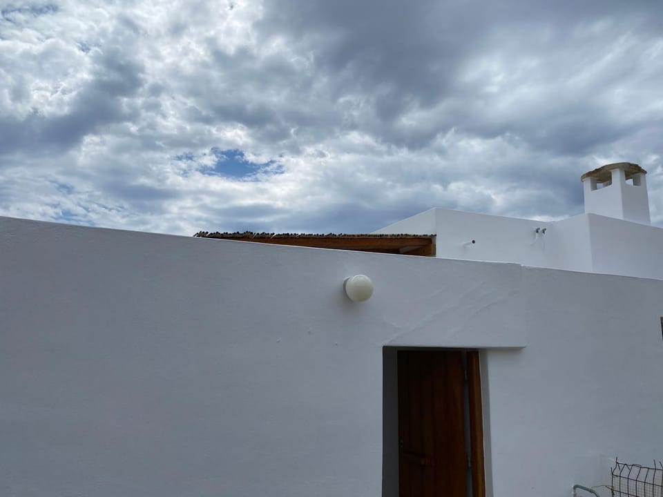 Living In The Nature House in Milos