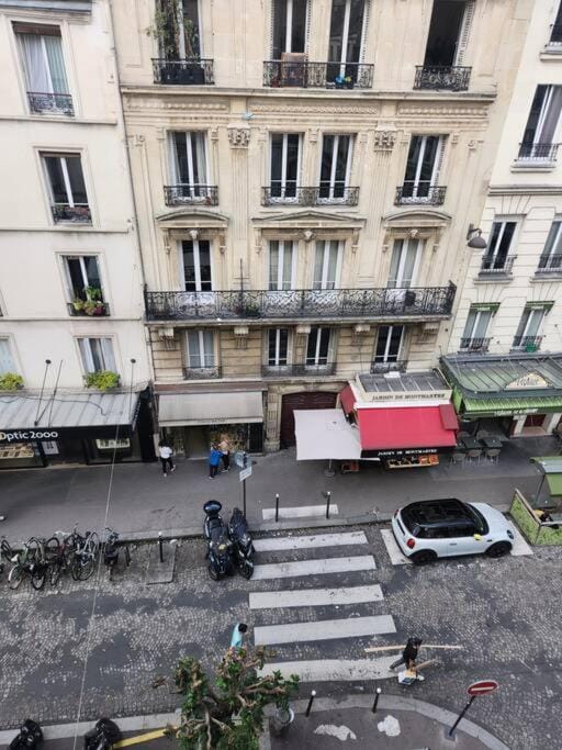 Superbe studio à MONTMARTRE Apartment in Paris
