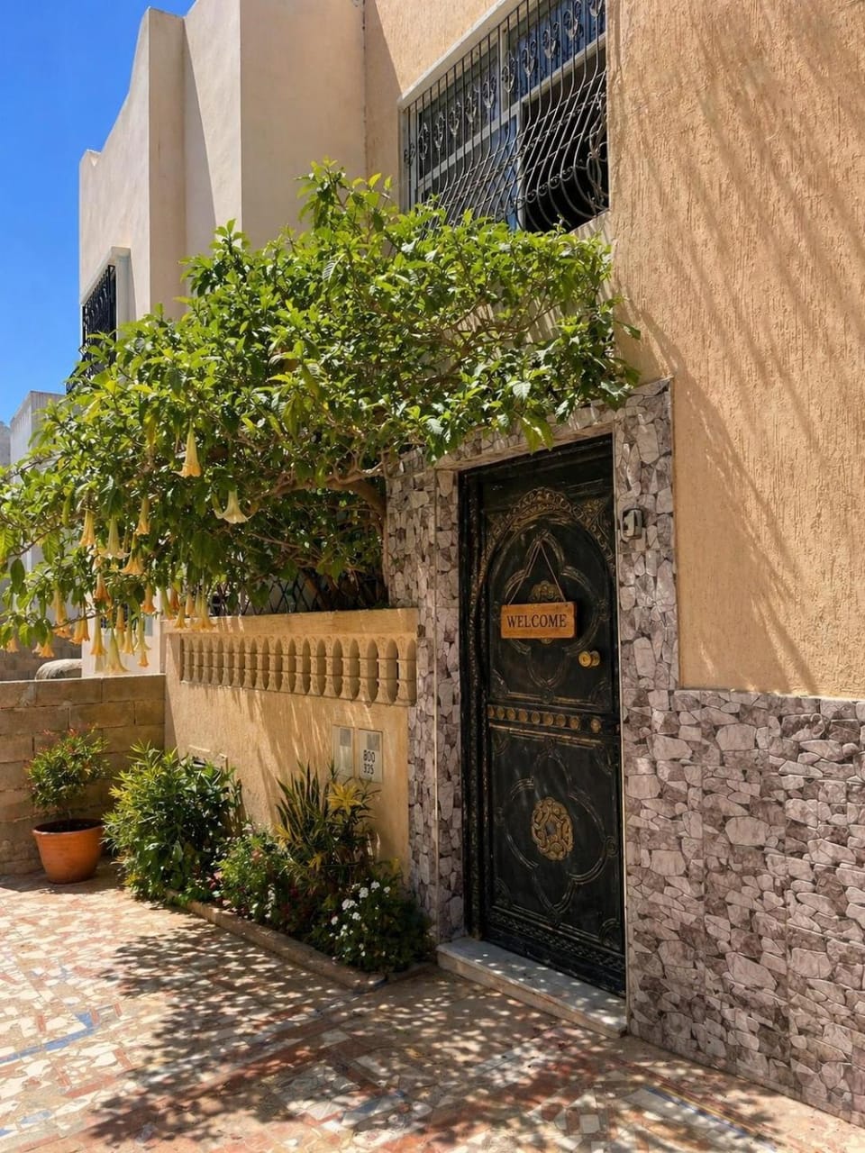 Property building, Facade/entrance, Street view, Quiet street view