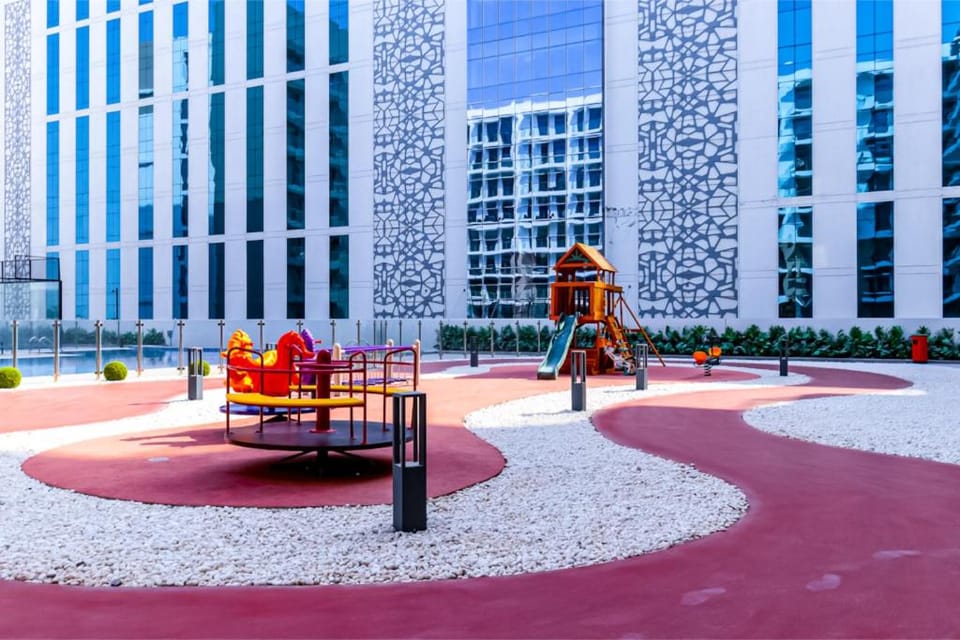 Sky View, Furnished, FreeParking Apartment in Dubai