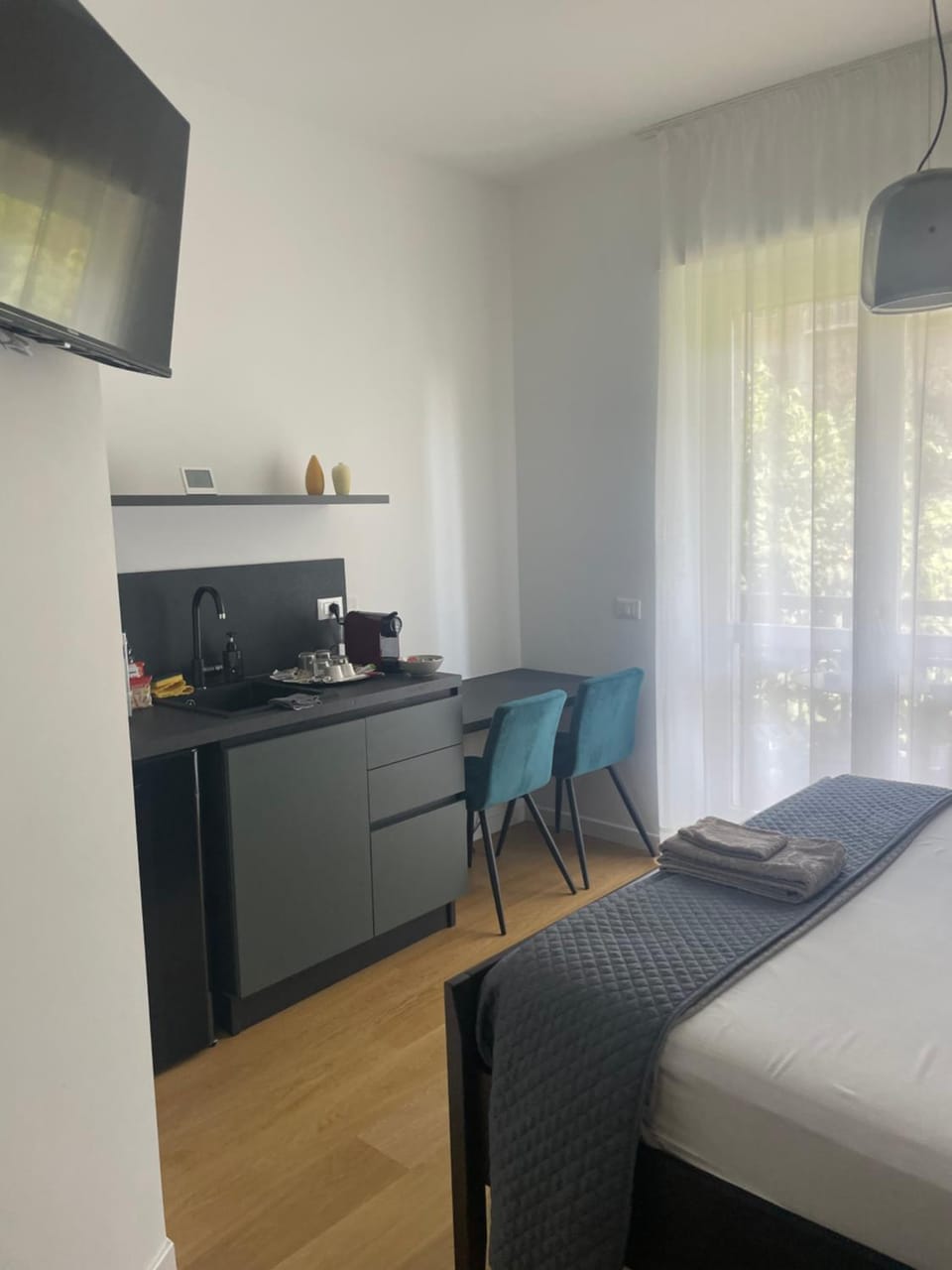 Kitchen or kitchenette, stove