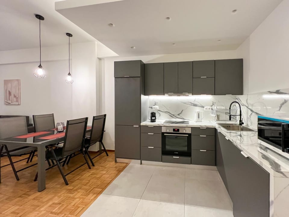 A lovely 2 BR home in Athens Apartment in Athens
