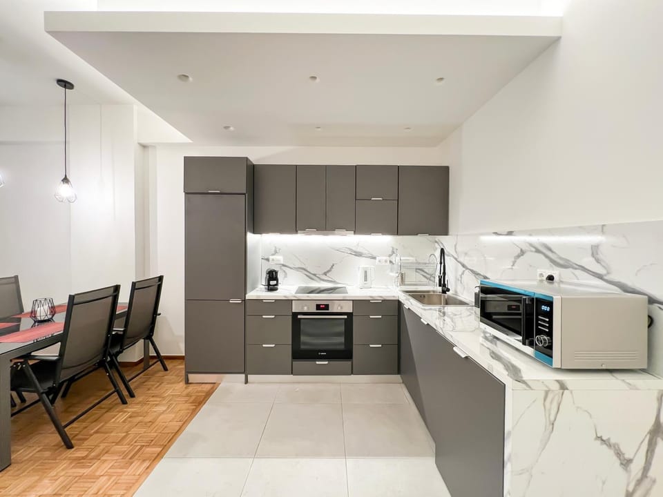 A lovely 2 BR home in Athens Apartment in Athens