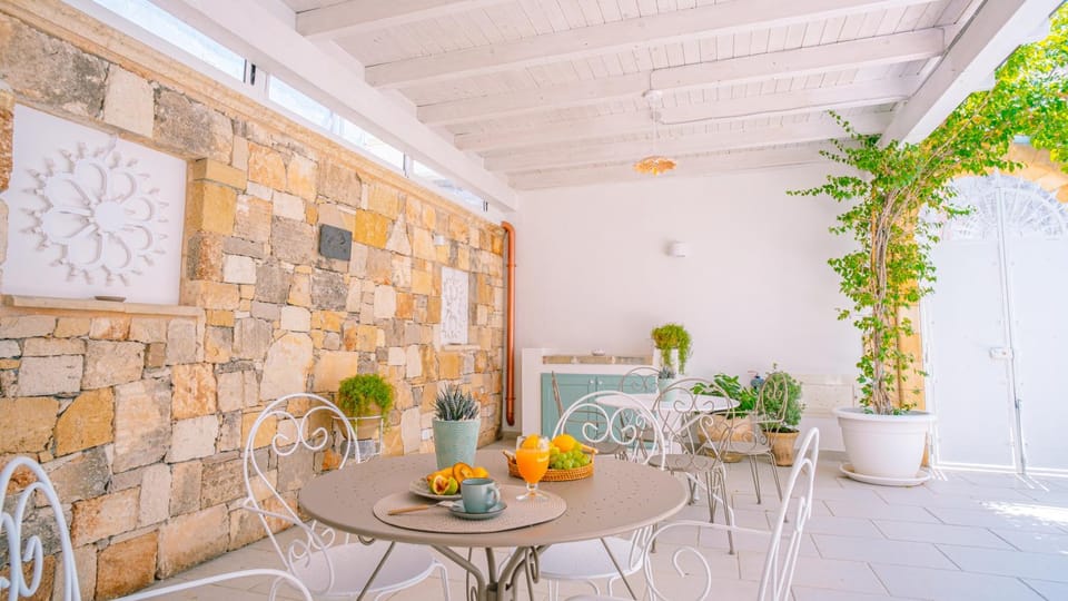 Property building, Patio, Garden