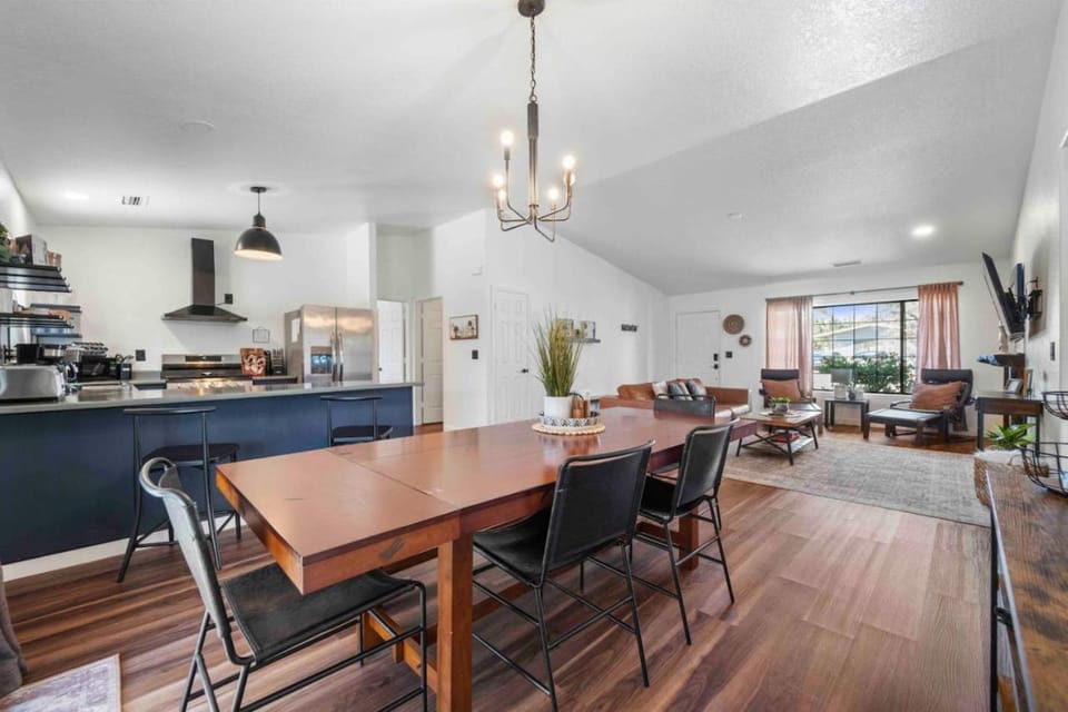 Perfect 3BR Minutes to Coffee Pot Trails House in Sedona