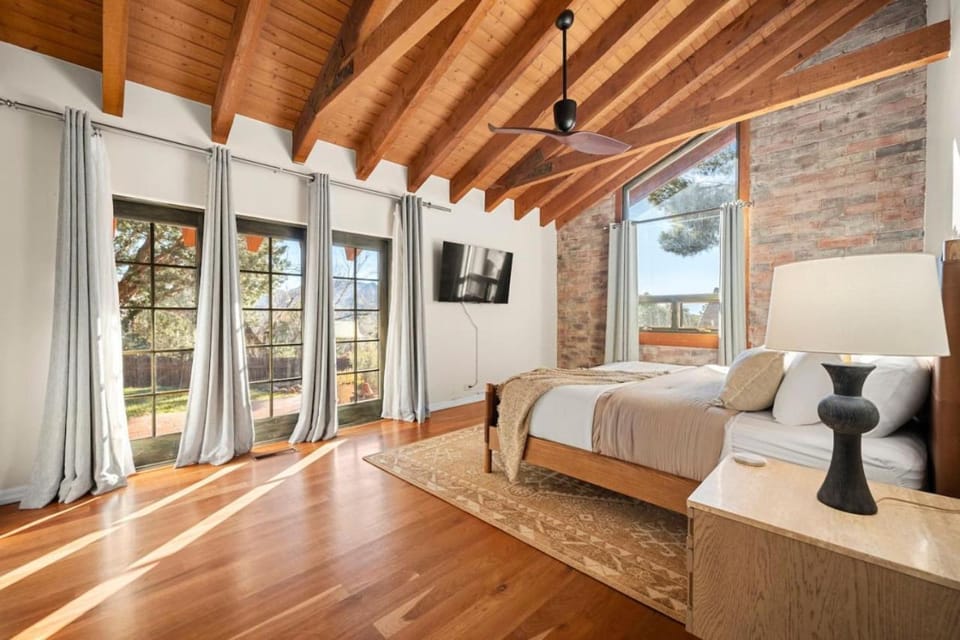 Stunning Chapel home with incredible views HotTub House in Sedona