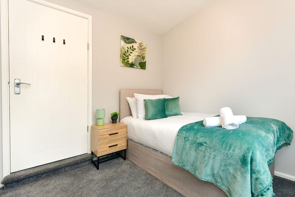 Bed, Bedroom, wardrobe