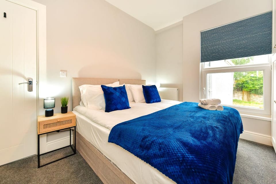 Bed, Bedroom, wardrobe