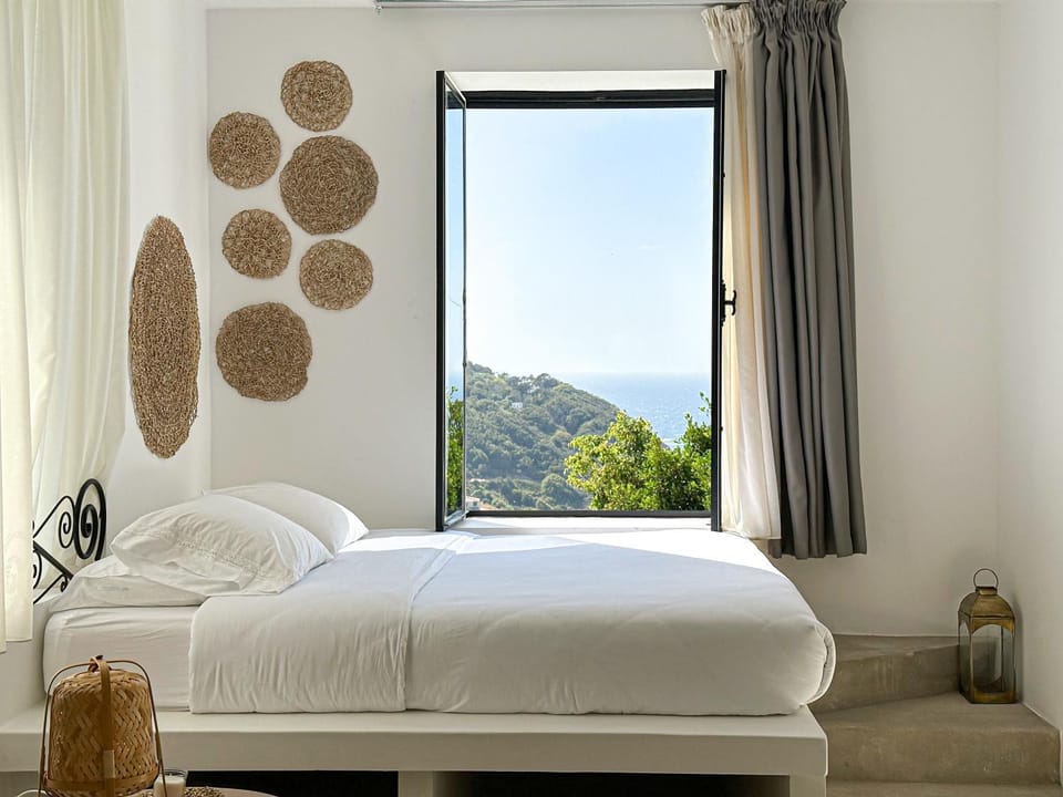 Bed, Bedroom, Mountain view, Sea view