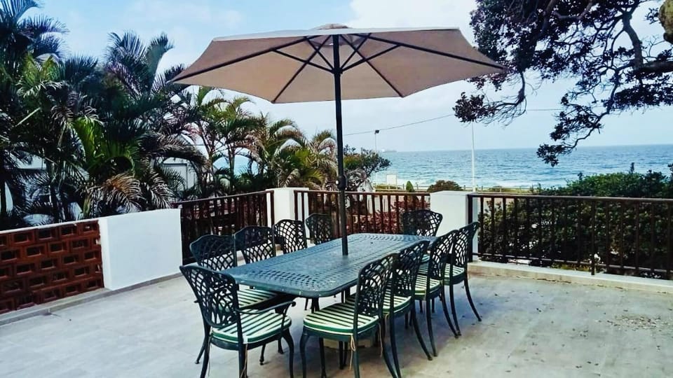 UMDLOTI House - Upper private level- Beach Road - LOCATION House in KwaZulu-Natal