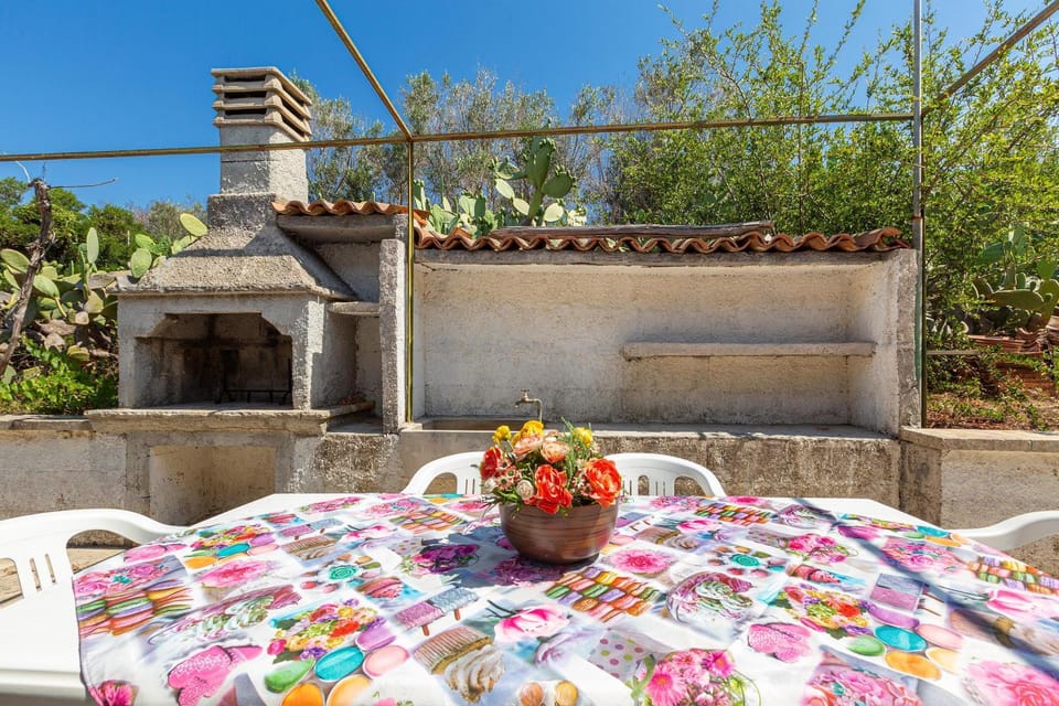 Patio, BBQ facilities