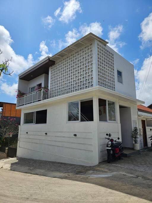 Property building, Day