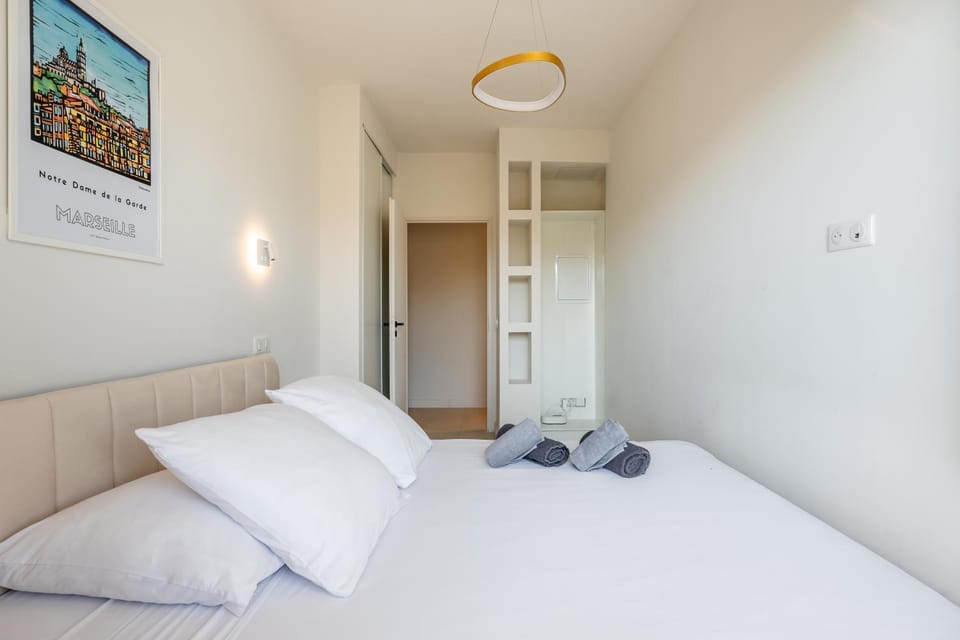 Bed, Photo of the whole room, Bedroom, towels, wardrobe