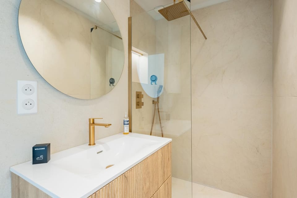 Shower, Bathroom