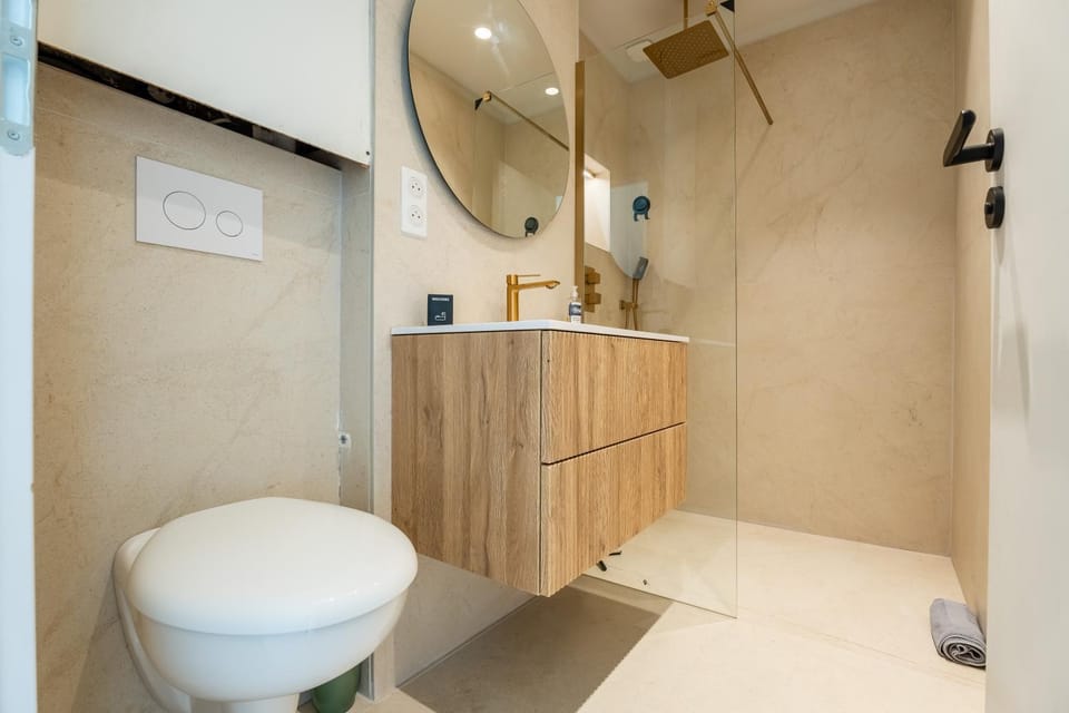 Shower, Toilet, Bathroom