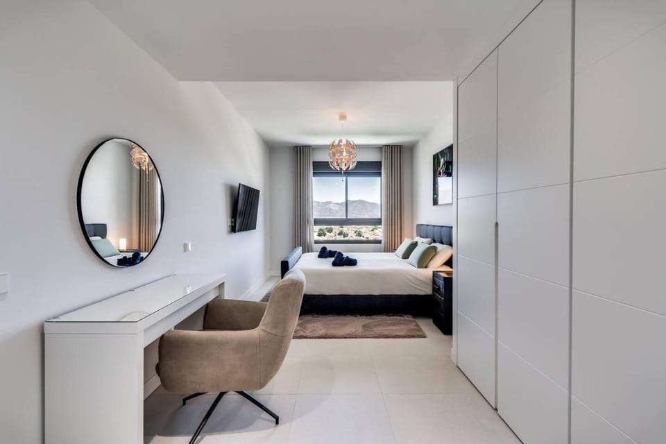 Bed, TV and multimedia, Bedroom, wardrobe