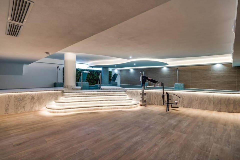 Sauna, Spa and wellness centre/facilities, Swimming pool