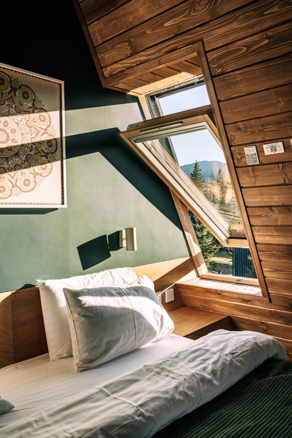 Bed, Photo of the whole room, Bedroom, Mountain view