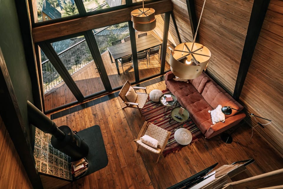 TV and multimedia, Living room, Seating area, Dining area, fireplace