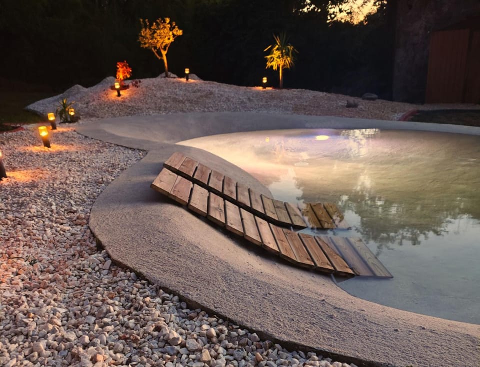 Swimming pool