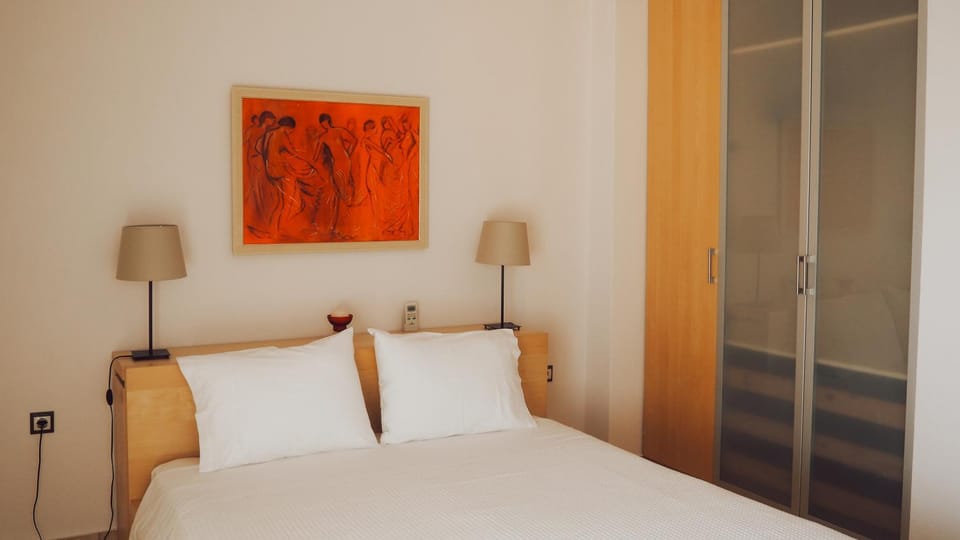 Bed, Photo of the whole room, Bedroom, wardrobe