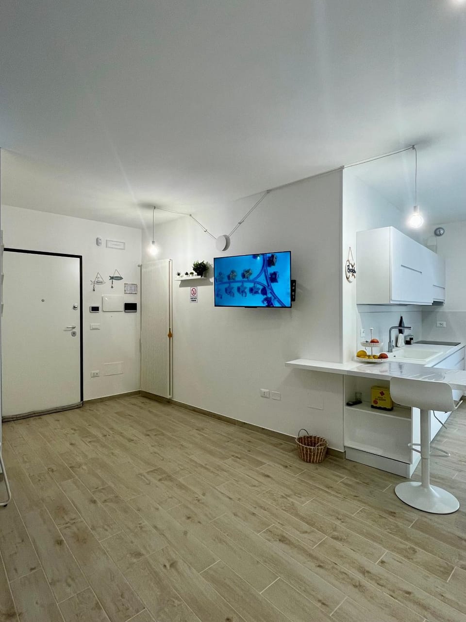 TV and multimedia, Kitchen or kitchenette