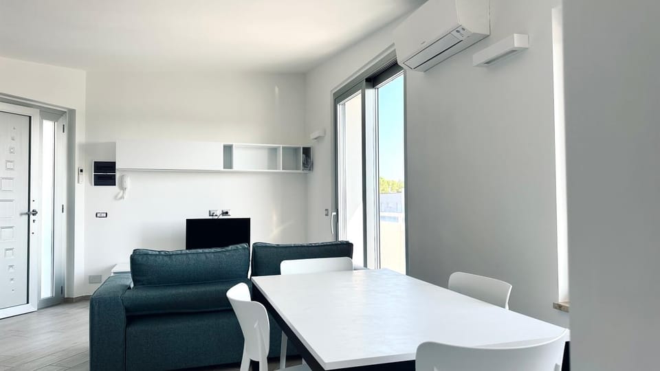 M412 - Marcelli, trilocale con terrazzo e posto auto Apartment in Marcelli