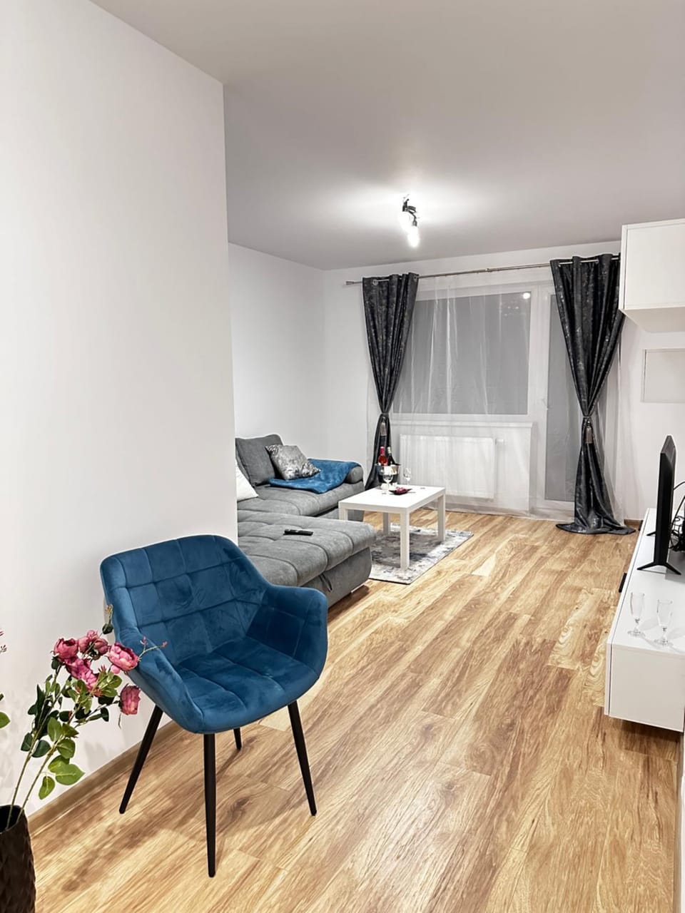 TV and multimedia, Living room, Seating area