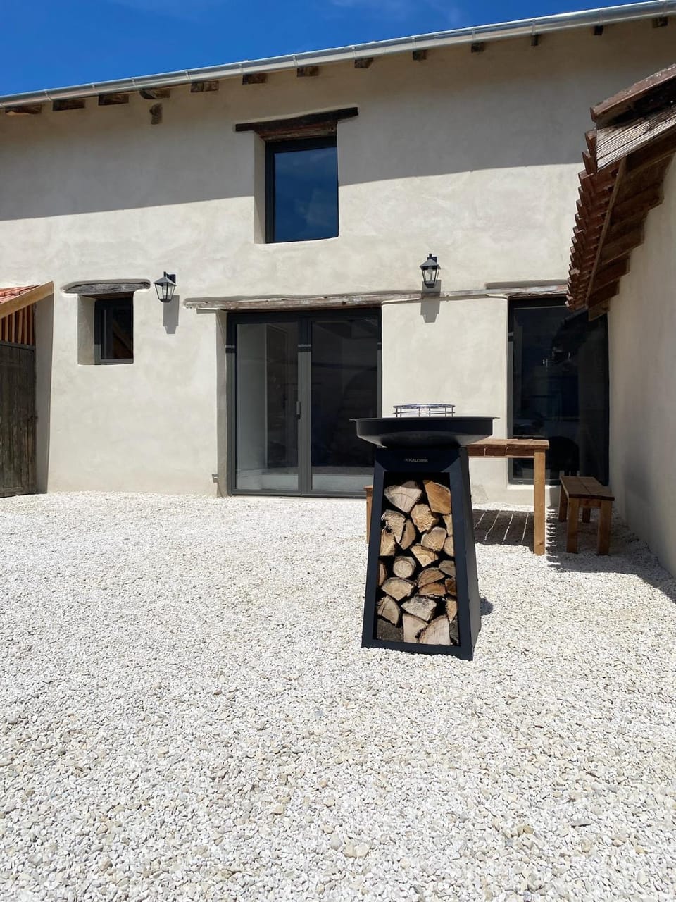 Property building, Day