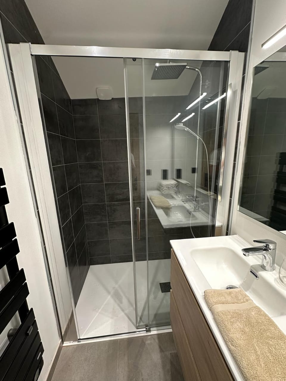 Shower, Bathroom, towels