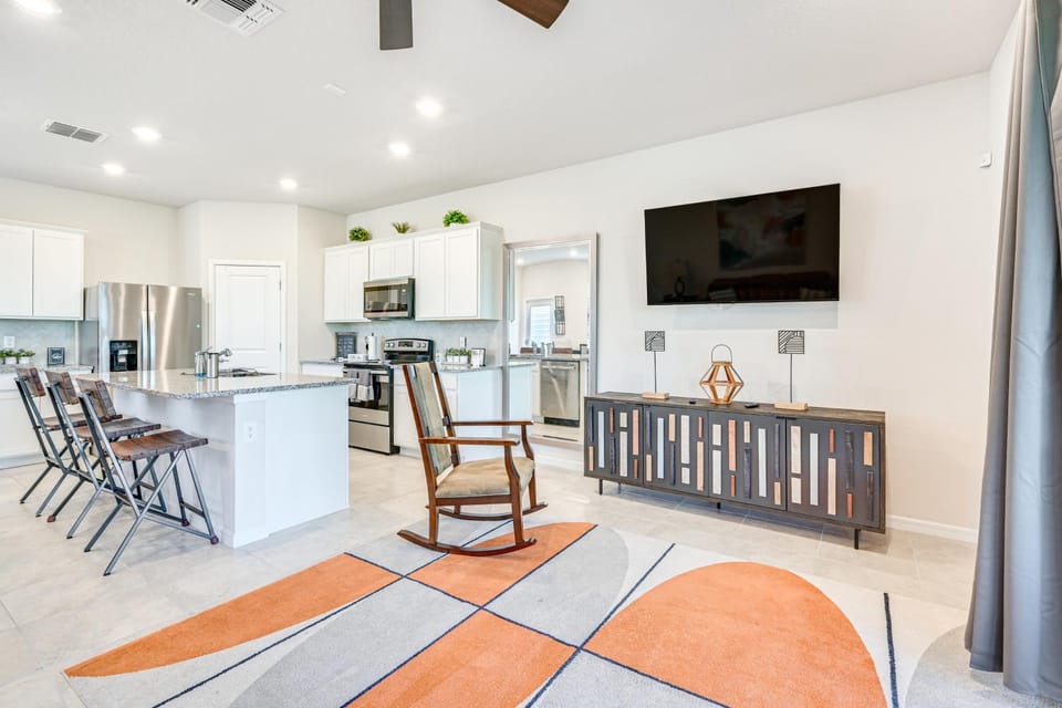 Patio & Nature Views! Wesley Chapel End Unit House in Wesley Chapel